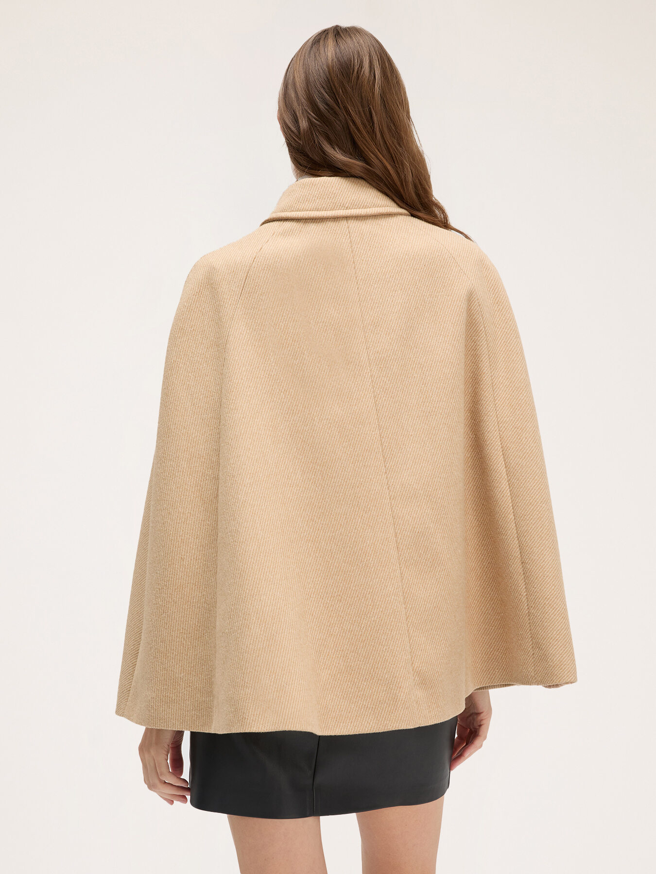 Cloth cape with collar image number 1