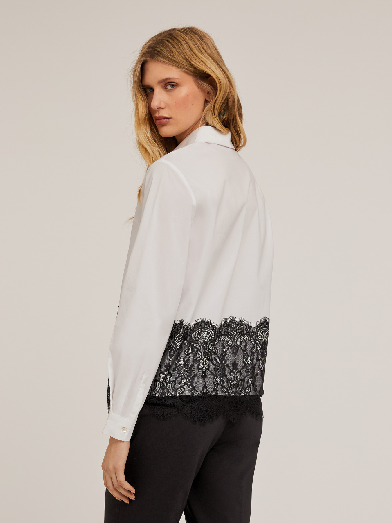 Camicia serafino con banda in pizzo image number 1