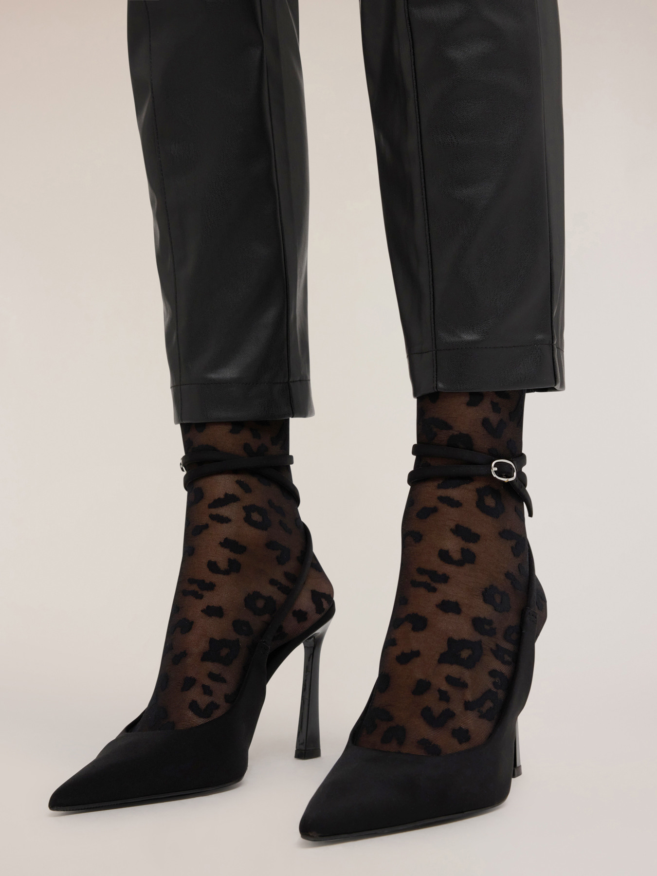 Calcetines cortos velados fantas&iacute;a animal print image number 0
