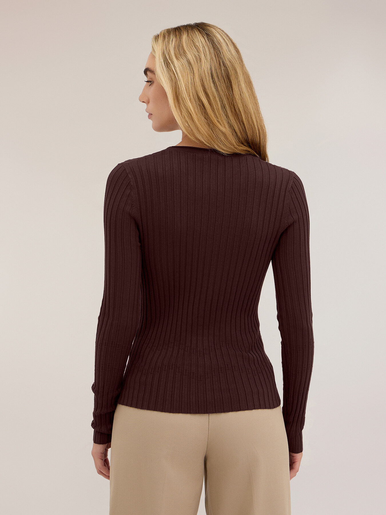 Flachripp-Strickpullover mit V-Ausschnitt image number 1