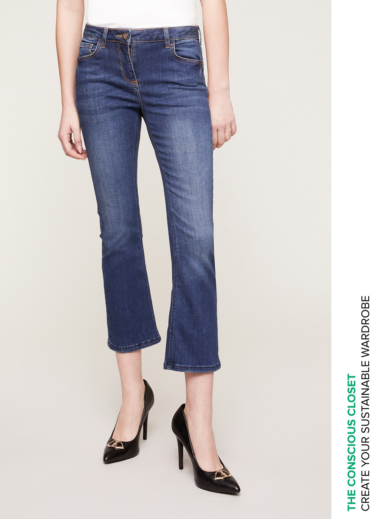 Jeans kick flare Kaia image number 0
