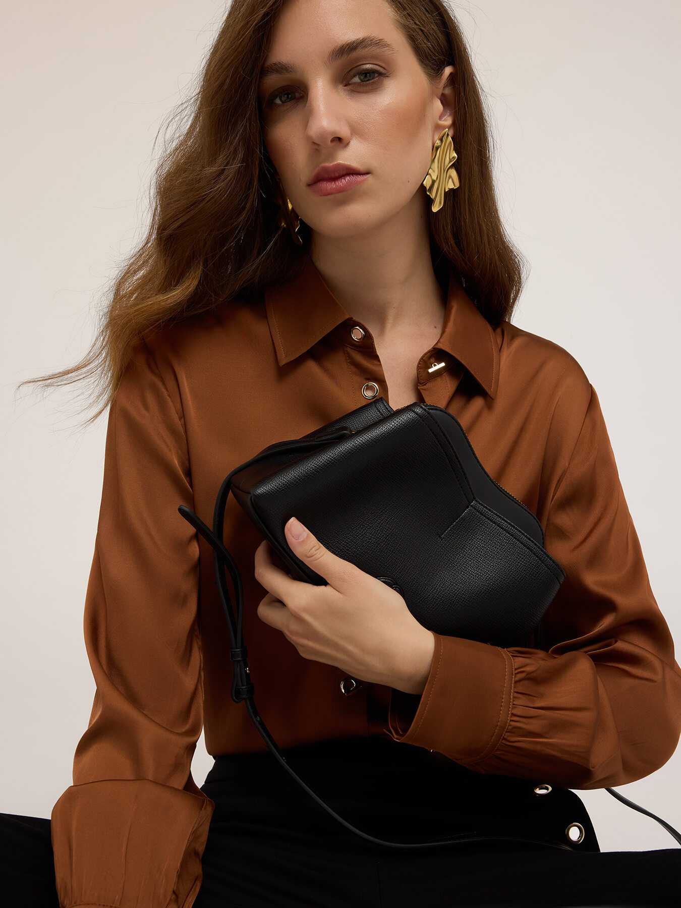 Coated fabric shoulder bag image number 0