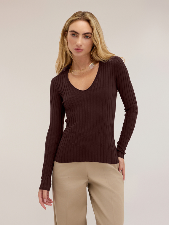Flat rib knit sweater with V-neck