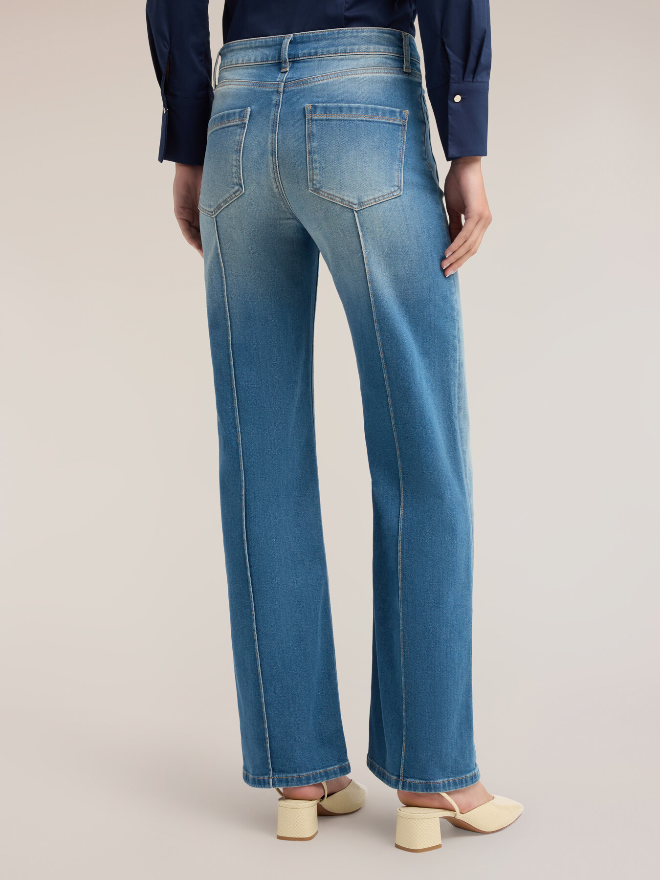 Jeans wide leg con bolsillos patch image number 1