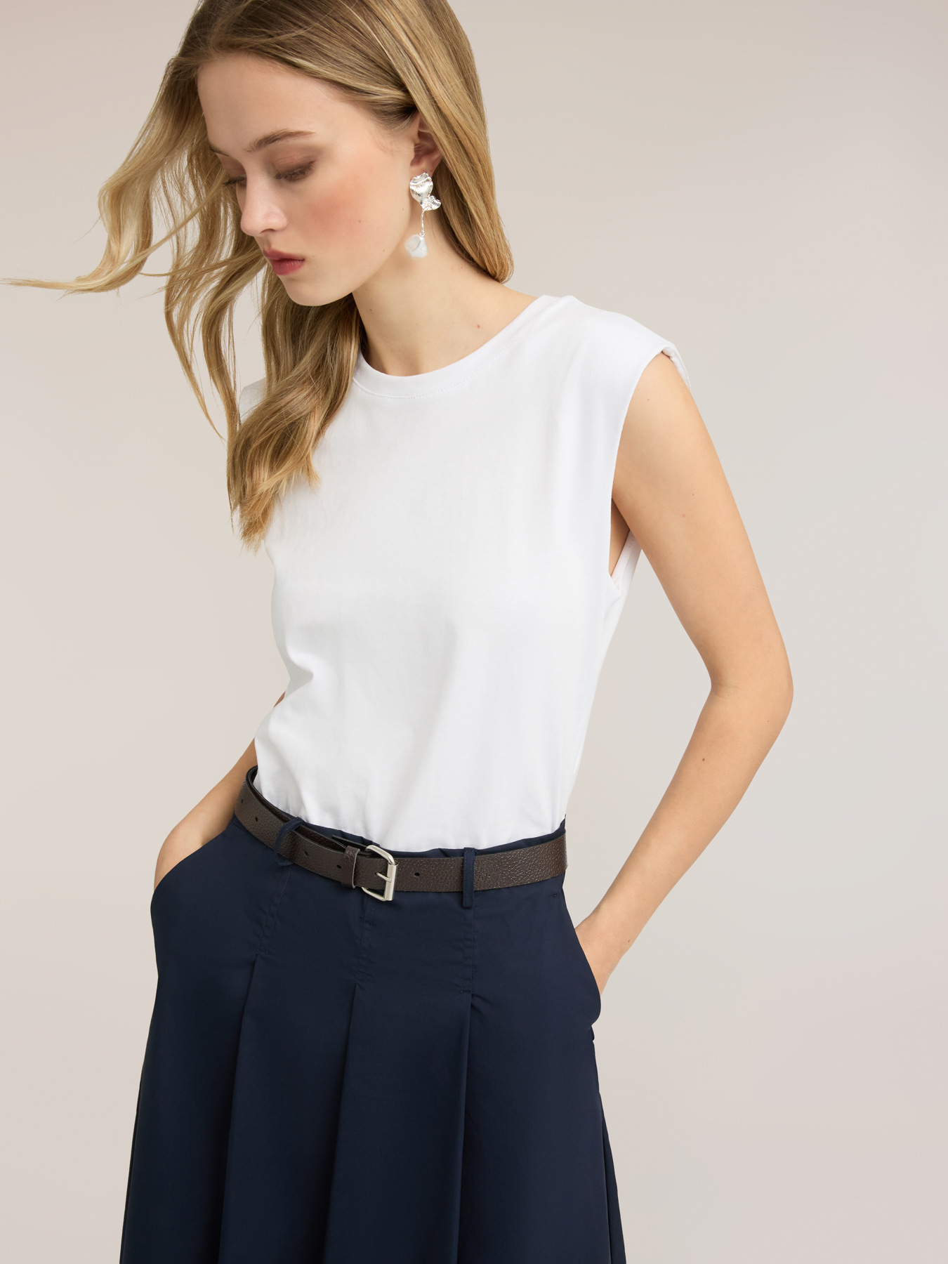 Vestito midi con cintura e gonna in popeline image number 3