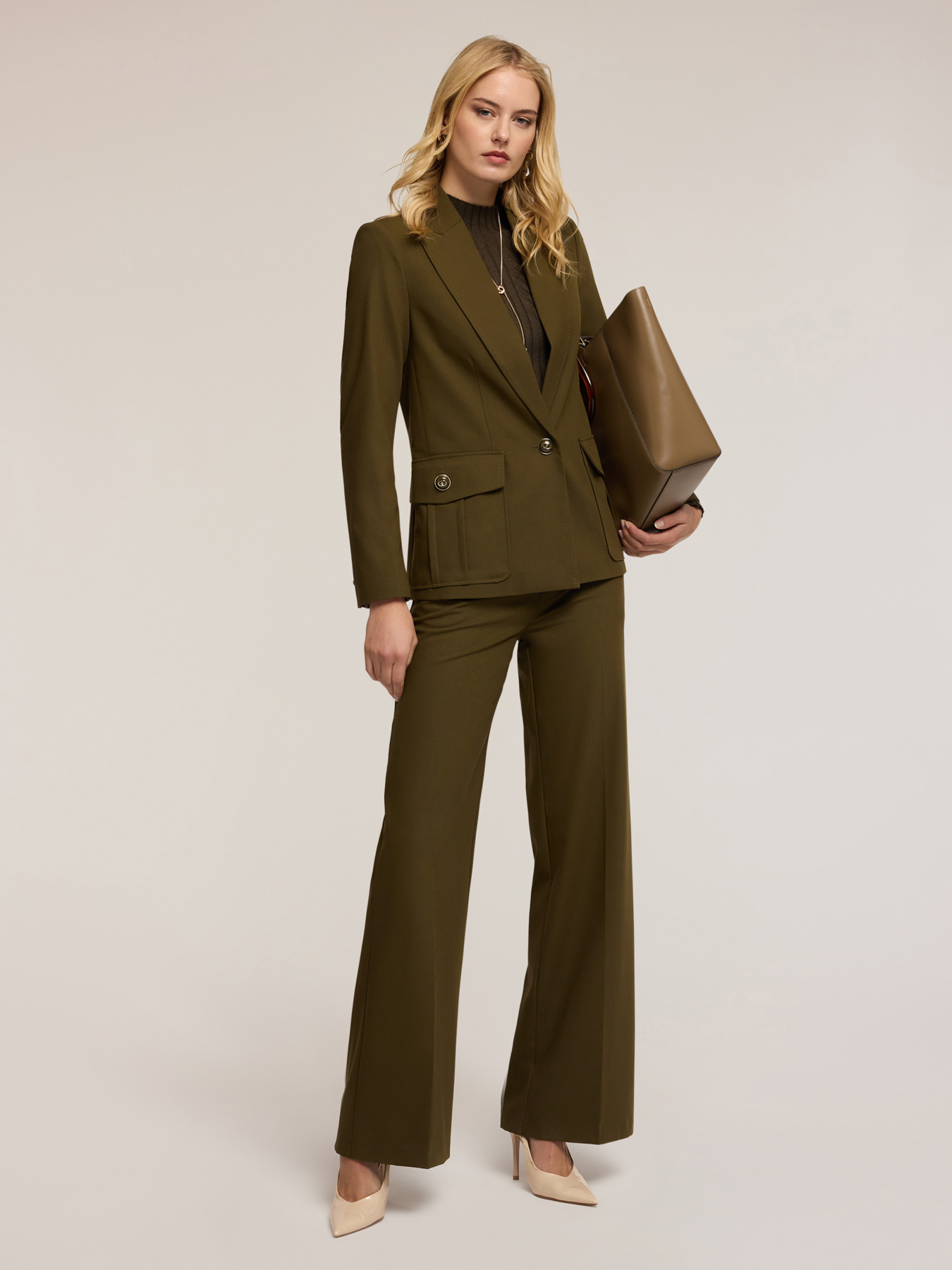 Military blazer in wool blend flannel image number 3