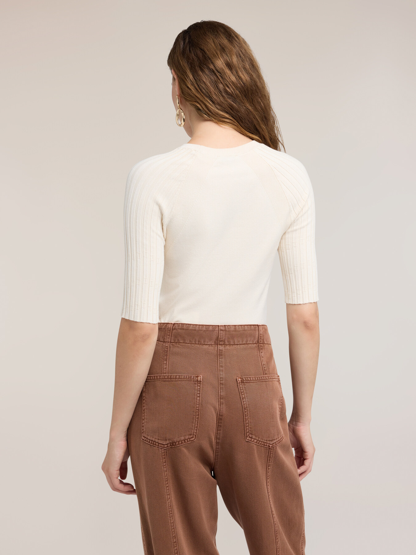 Pull en viscose avec manches raglan c&ocirc;tel&eacute;es image number 1