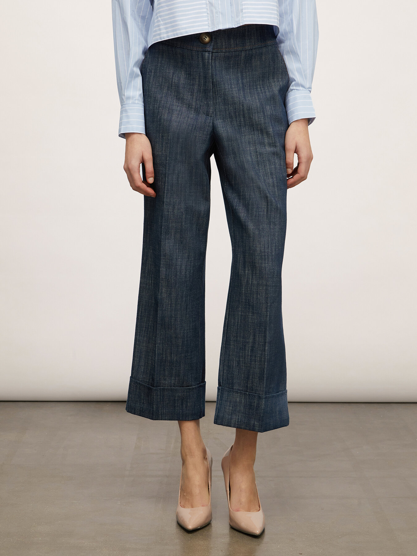 Slubbed-effect cropped jeans image number 0