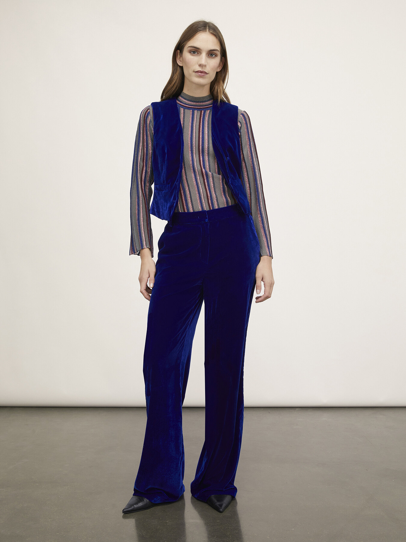 Smooth velvet palazzo trousers image number 3
