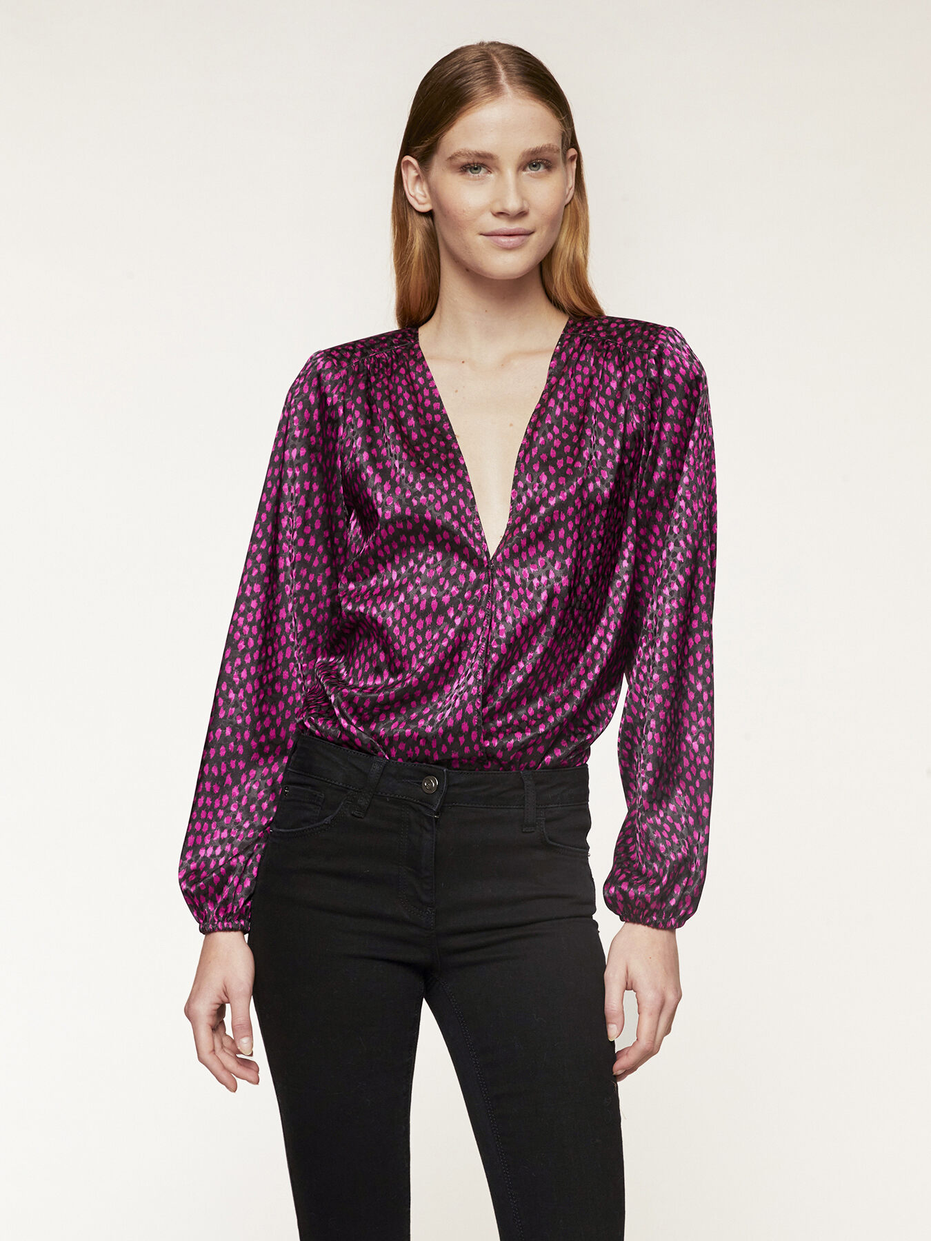 Leopard print crossover jacquard blouse image number 0