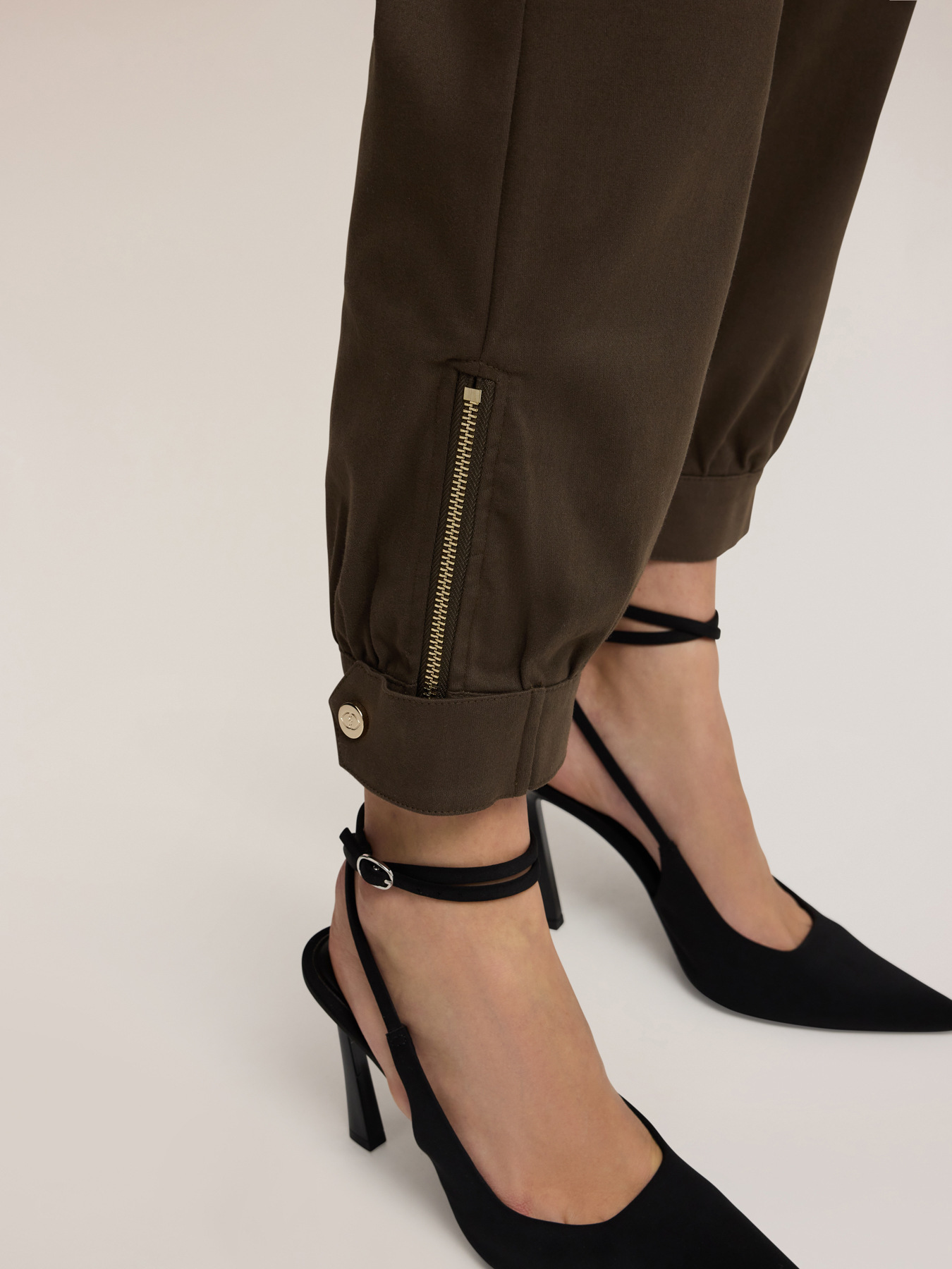 Baggy pants in twill fabric image number 3